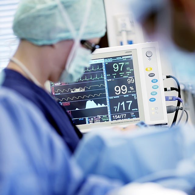 Un primer plano de un equipo médico.