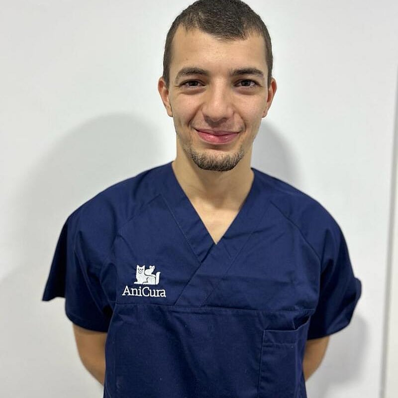 Foto de Oscar Anadón Martínez, Auxiliar Técnico Veterinario