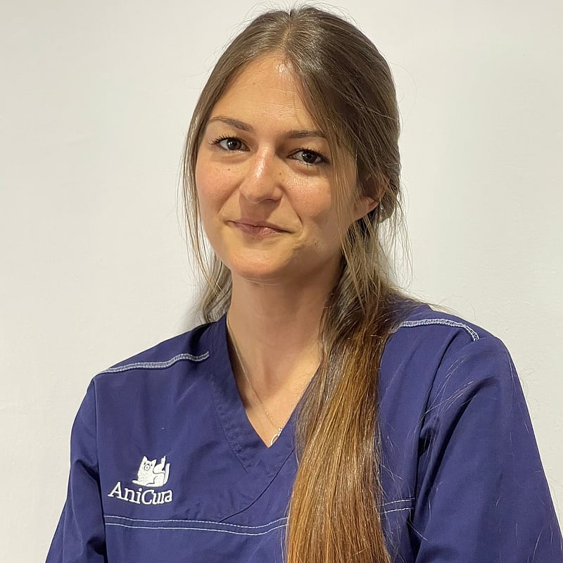Foto de María Díaz, Médica Veterinaria