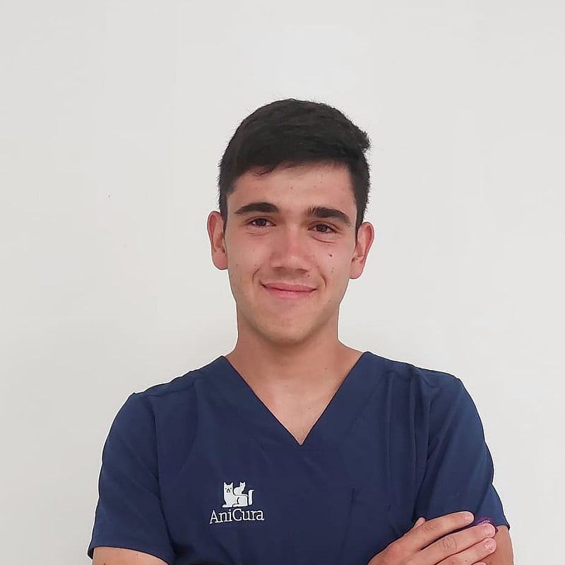Foto de Miguel Vallejo Arriazu, Auxiliar Veterinario