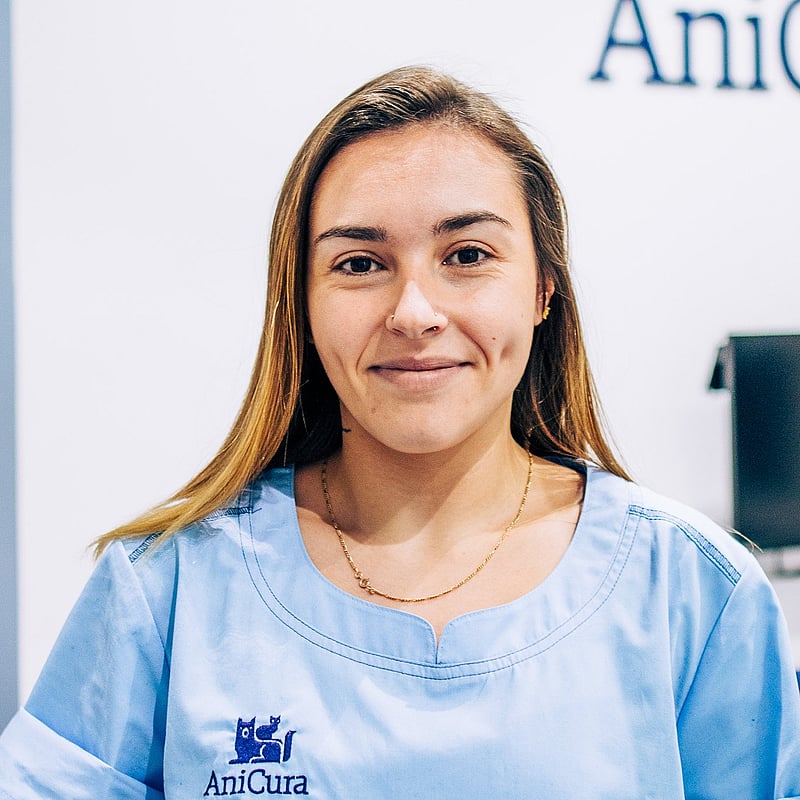 Foto de Selene Rodríguez, Auxiliar Veterinaria